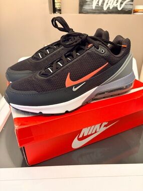 Nike Men’s Black & Red Air Max Pulse